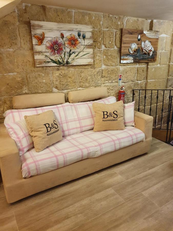 B&S Accommodation Renovated 18 Century House Of Character Ghaxaq, Malta Hal Ghaxiak エクステリア 写真